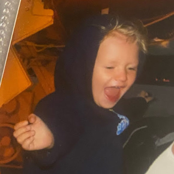 Meet your Posher, Ally - Picture 1 of 1